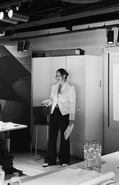 Liz Wilch leading a client engagement training session